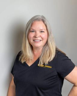 Becky Davis, Senior Cost Analyst at Sun Kissed Energy